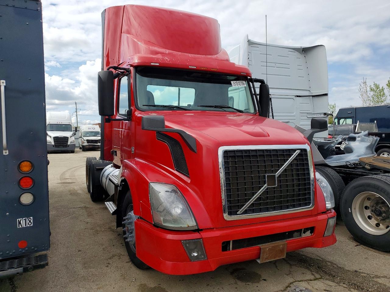 2015 Volvo Vn VIN 4V4N99EH4FN926223 photo 1