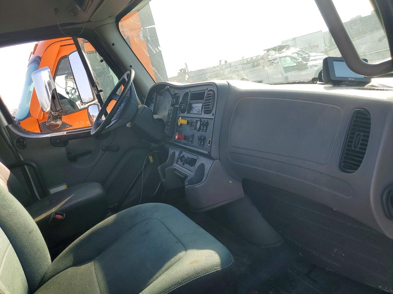 2005 FREIGHTLINER All other VIN 1FUJC5CV45HU09636 photo 5