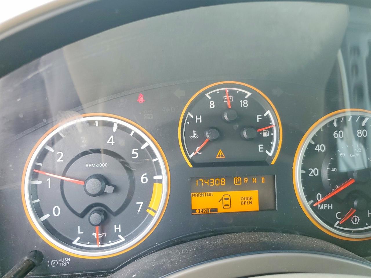 2011 Nissan TITAN VIN 1N6BA0ED8BN321241 photo 9