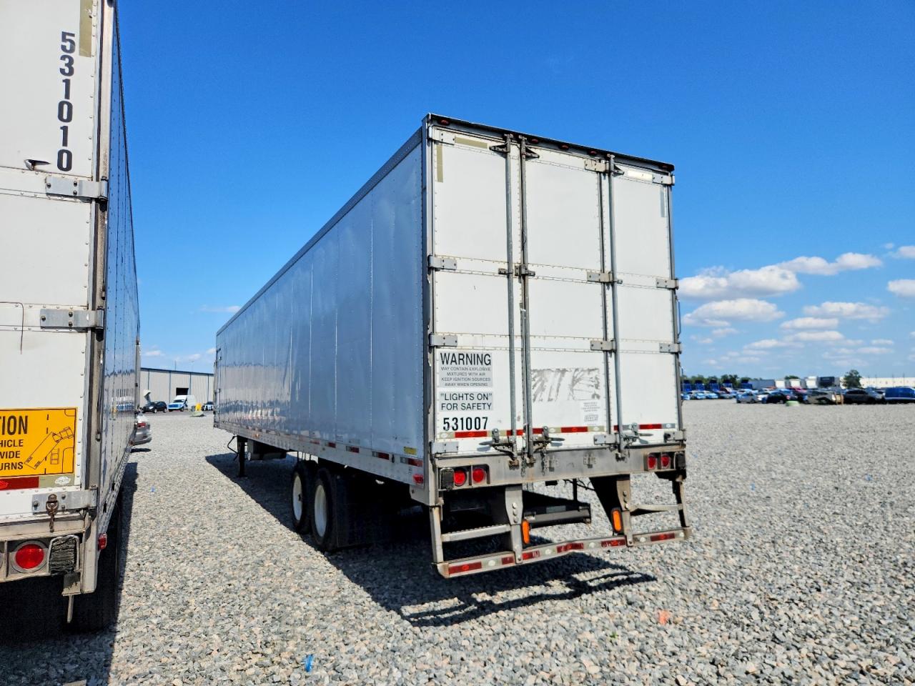 2013 UTILITY All models VIN 1UYVS253XDM630414 photo 3