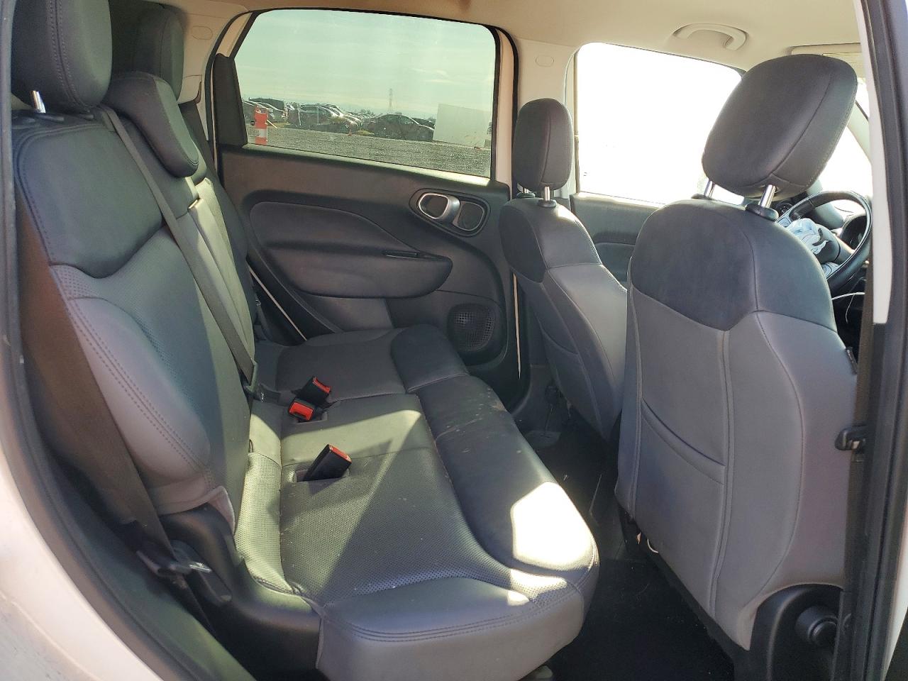 2017 Fiat 500 VIN ZFBCFADH6HZ039073 photo 10