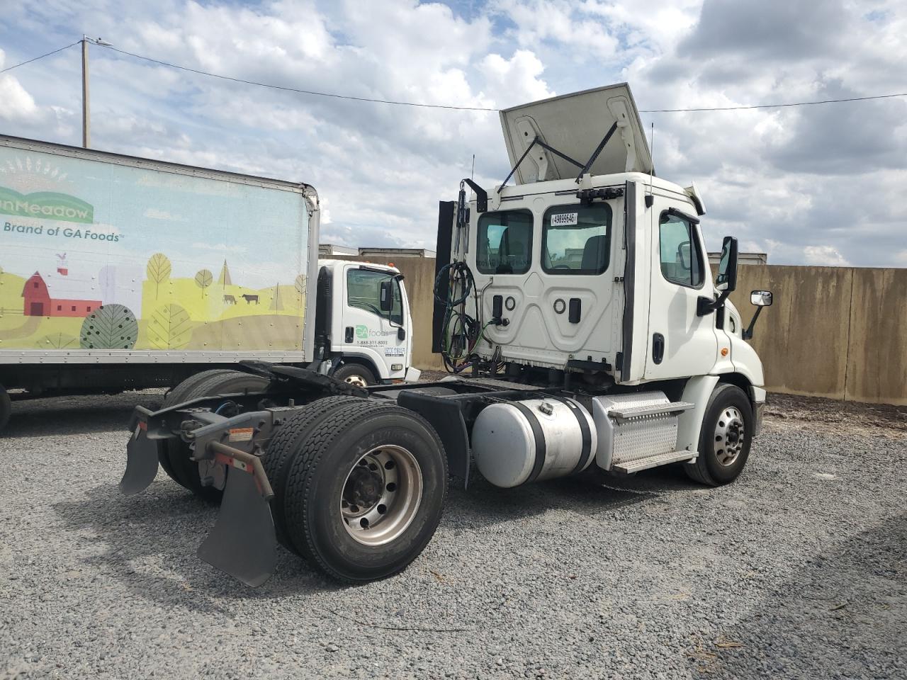 2017 FREIGHTLINER All other VIN 3AKBGADV3HSJH0114 photo 4