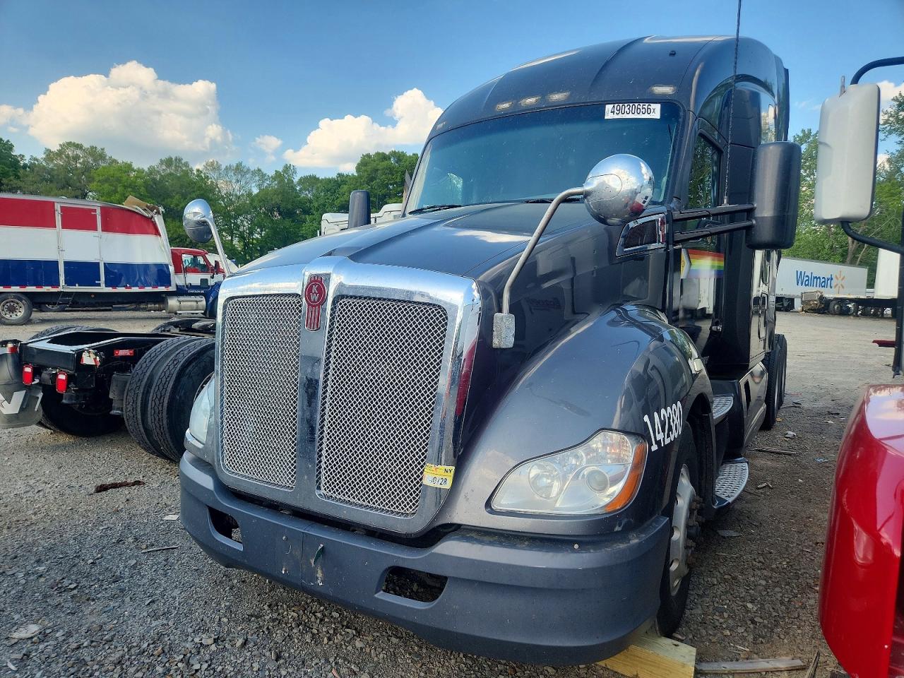 2014 KENWORTH All other VIN 1XKYD49X8EJ395338 photo 2