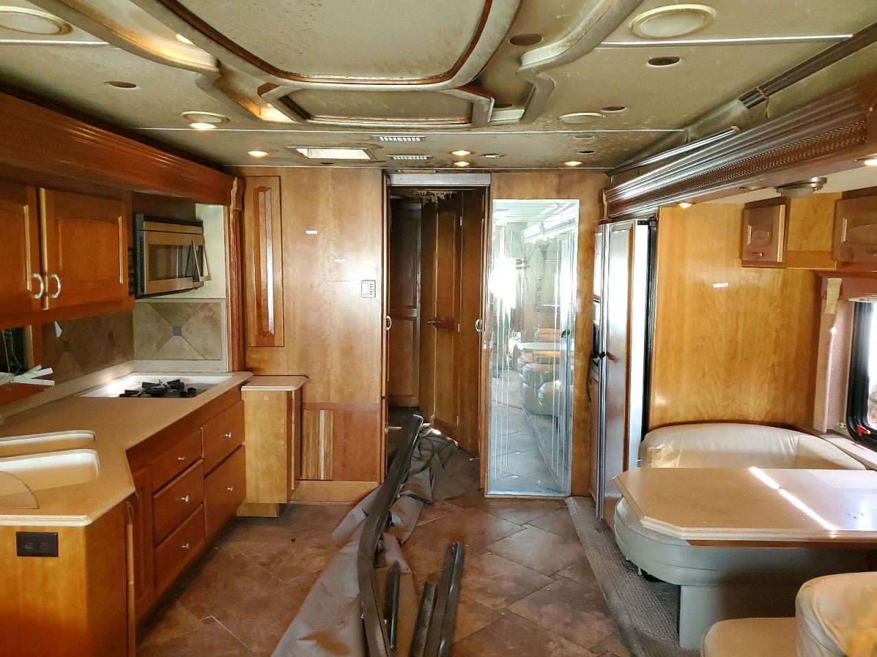 2007 Monaco VIN 1RF10561071042098 photo 6