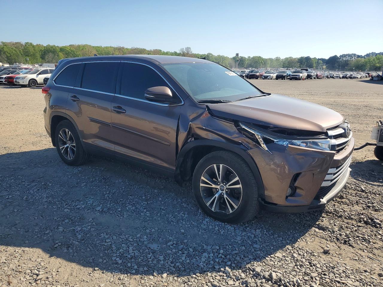 2019 Toyota Highlander VIN 5TDBZRFH7KS700663 photo 4