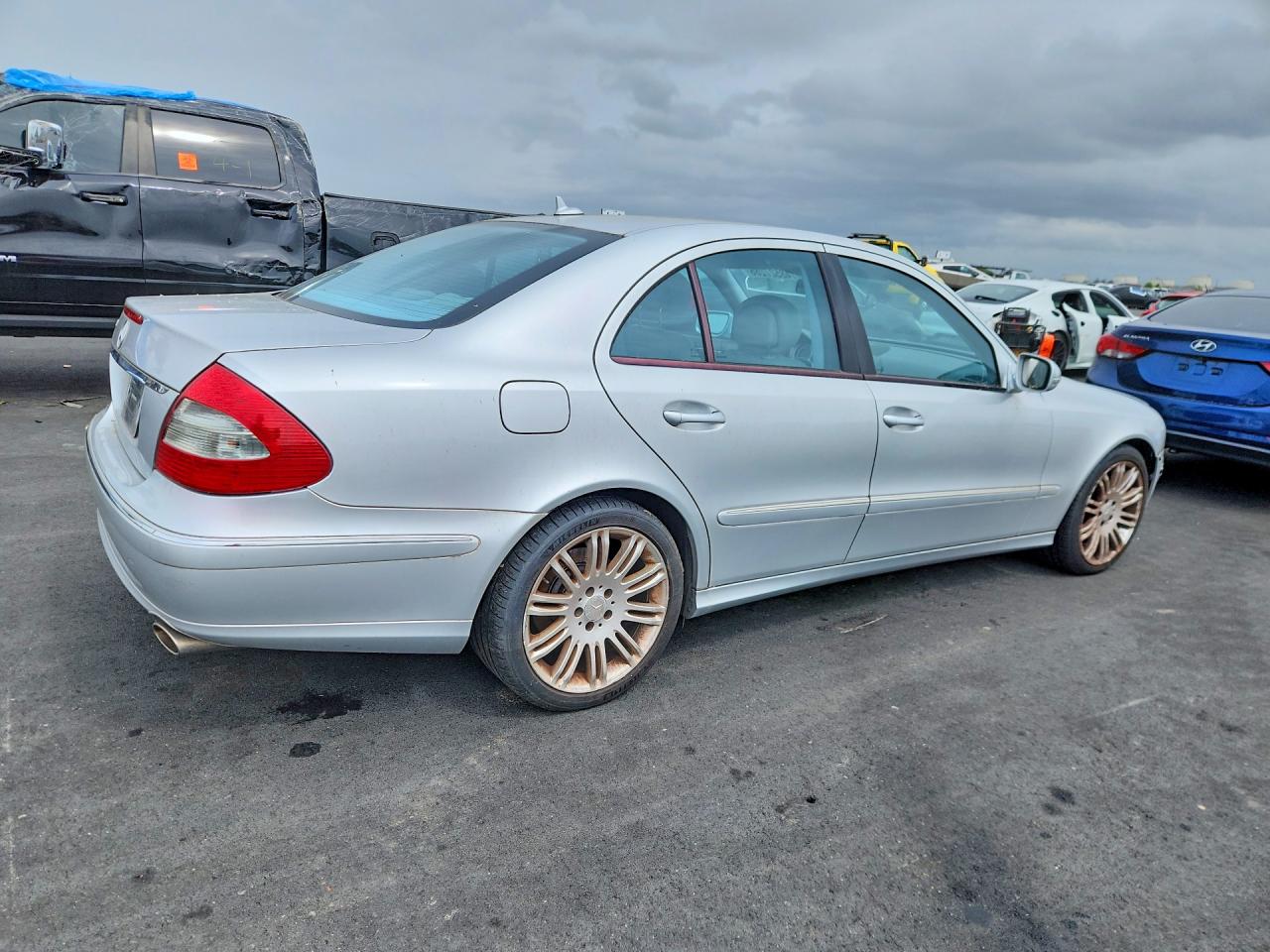 2008 MERCEDES-BENZ E-class VIN WDBUF56X78B327396 photo 3