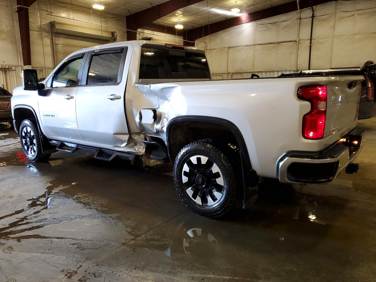 2020 Chev All models VIN 1GC4YTE71LF333505 photo 2