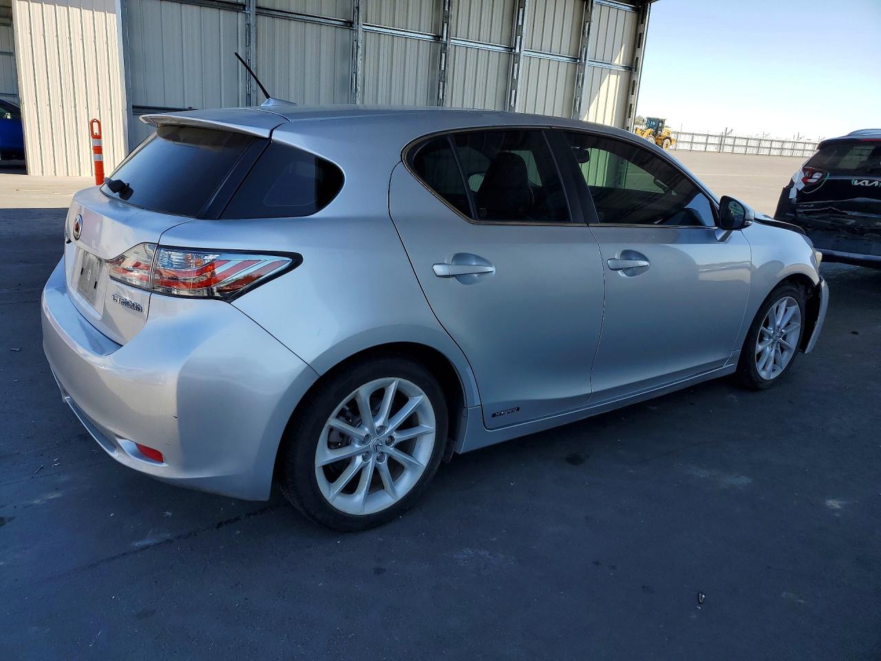 2013 Lexus Ct 200 VIN JTHKD5BH0D2154231 photo 3