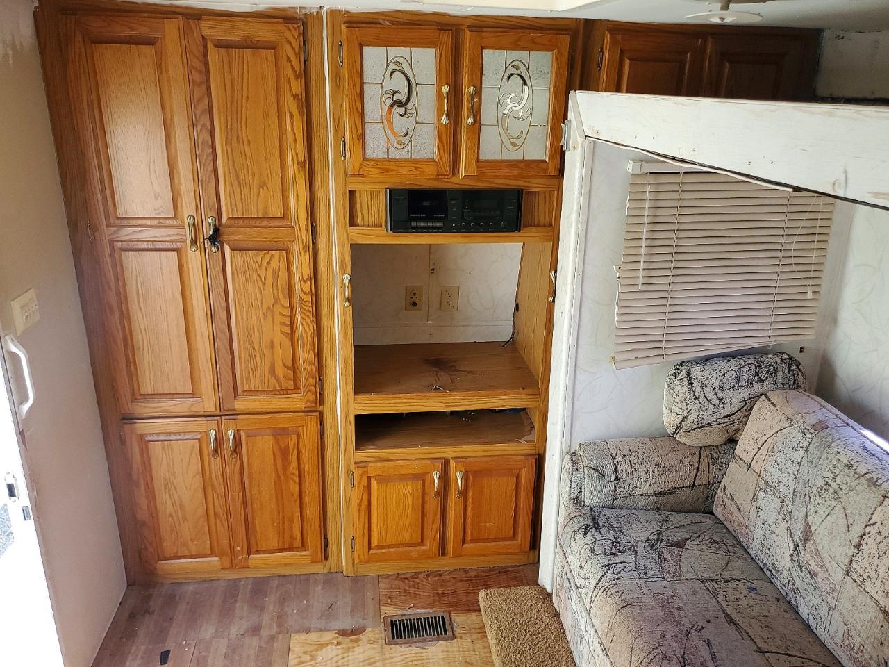 1997 JAYCO Unknown VIN 1UJBJ02R2V1SD0055 photo 6
