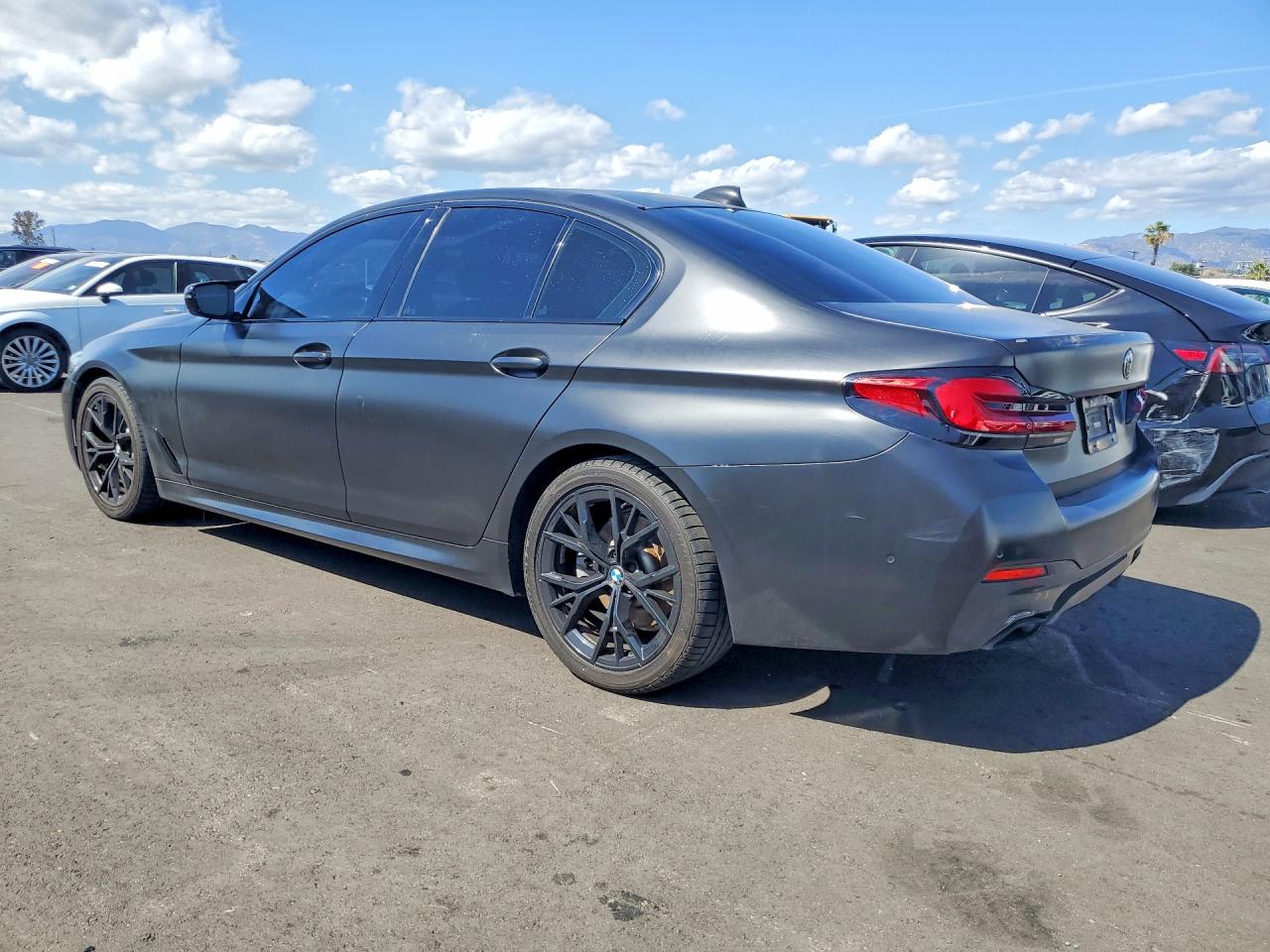 2021 BMW 5 series VIN WBA53BH04MWX26067 photo 2