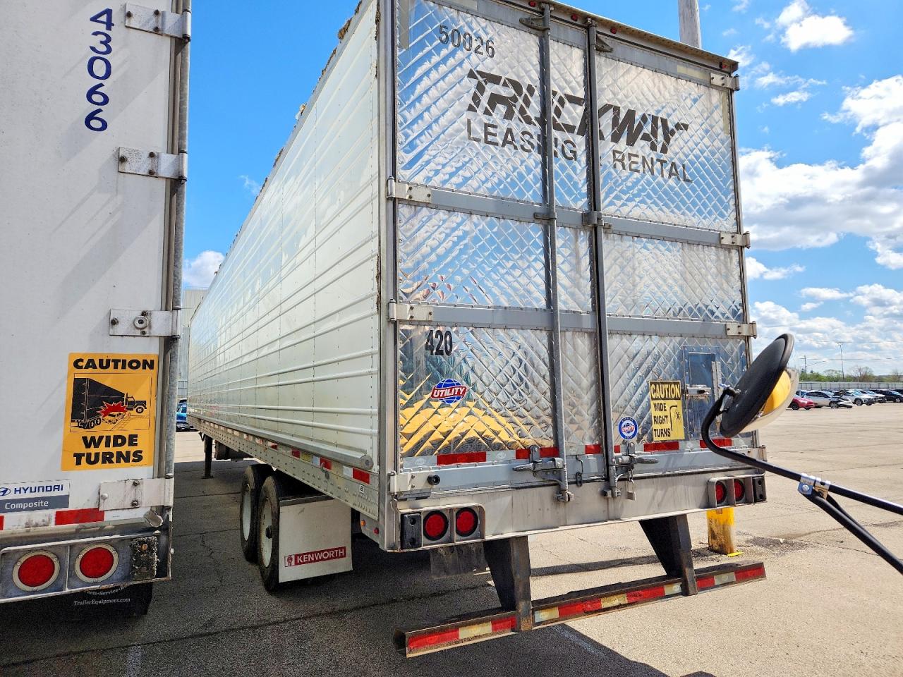 2020 UTILITY All models VIN 1UYVS2532L6024107 photo 3