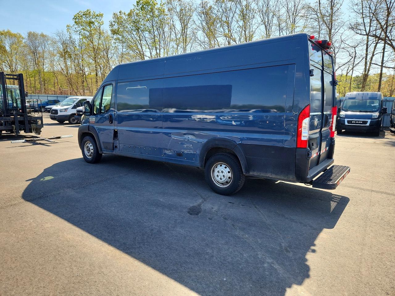 2020 Ram Promaster VIN 3C6URVJG1LE128573 photo 2