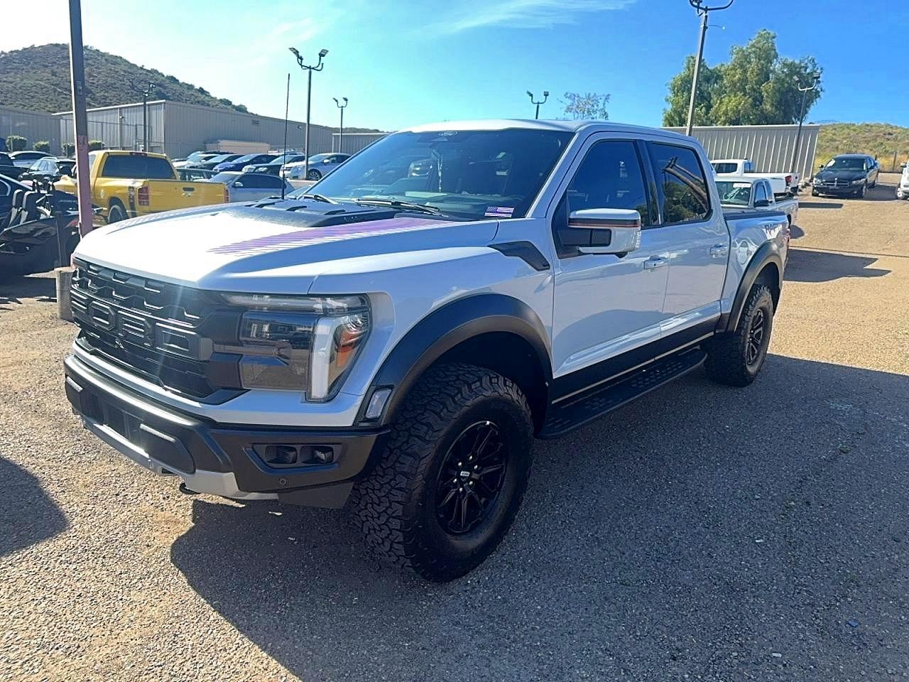 2025 Ford F150 VIN 1FTFW1RG5SFA15835 photo 2