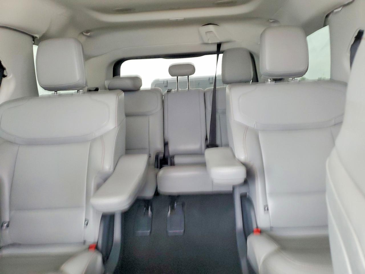 2025 Ford Expedition VIN 1FMJU1H87SEA25083 photo 10