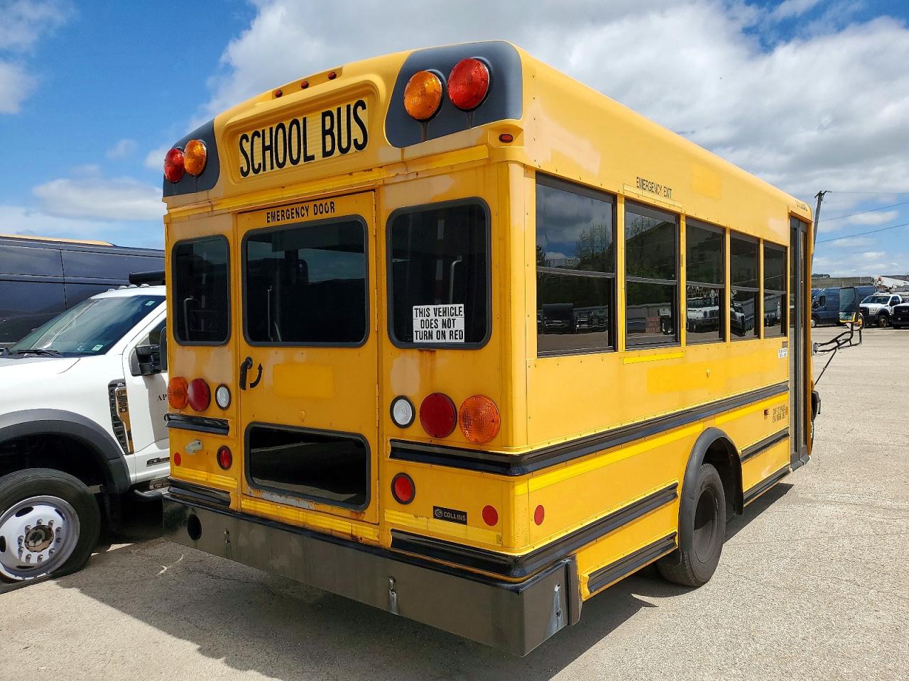2010 THOMAS Express VIN 1GB6G2A66A1134306 photo 4