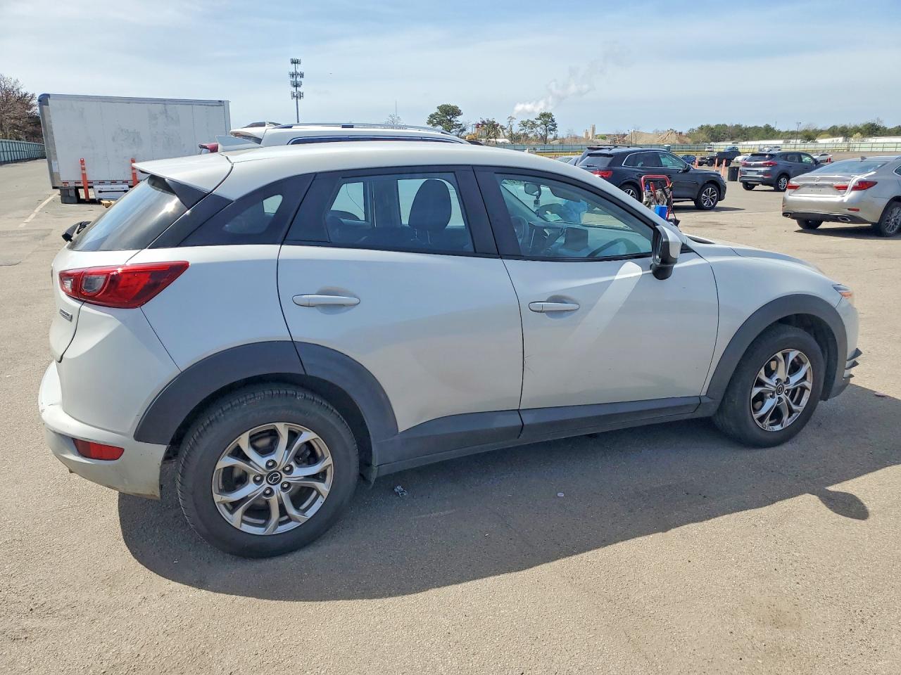 2018 Mazda Cx-3 VIN JM1DKDB77J0327526 photo 3