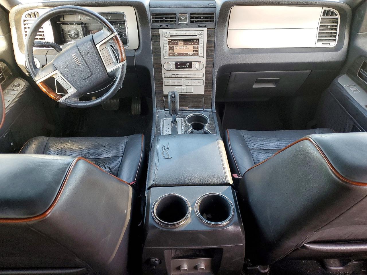 2008 LINCOLN Navigator VIN 5LMFU28578LJ04790 photo 8