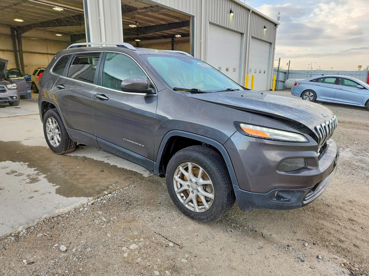2015 Jeep Cherokee l VIN 1C4PJMCB1FW641115 photo 4