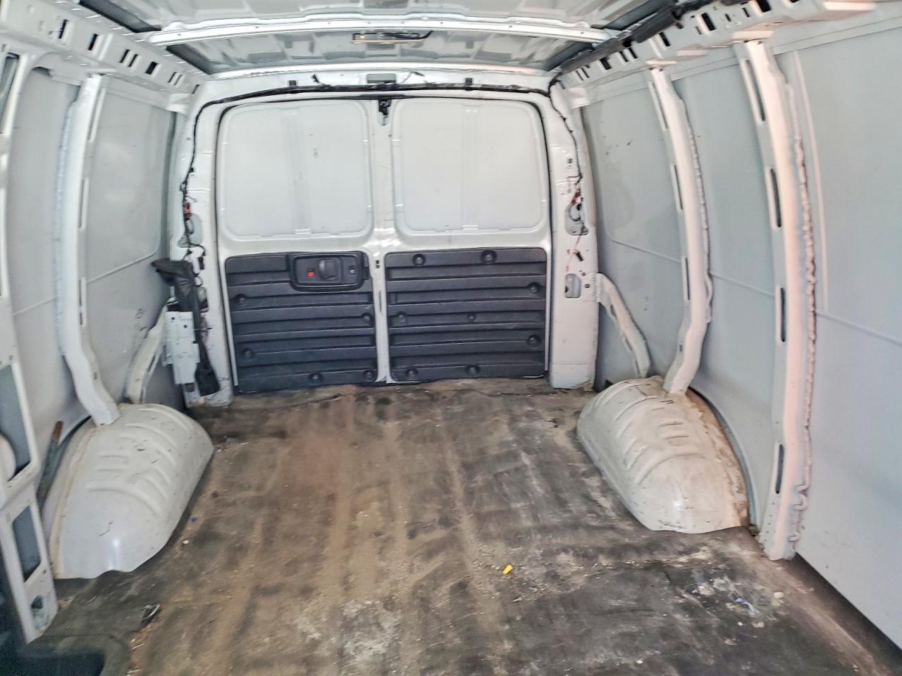 2017 CHEV Express VIN 1GCZGGFF7H1266970 photo 10