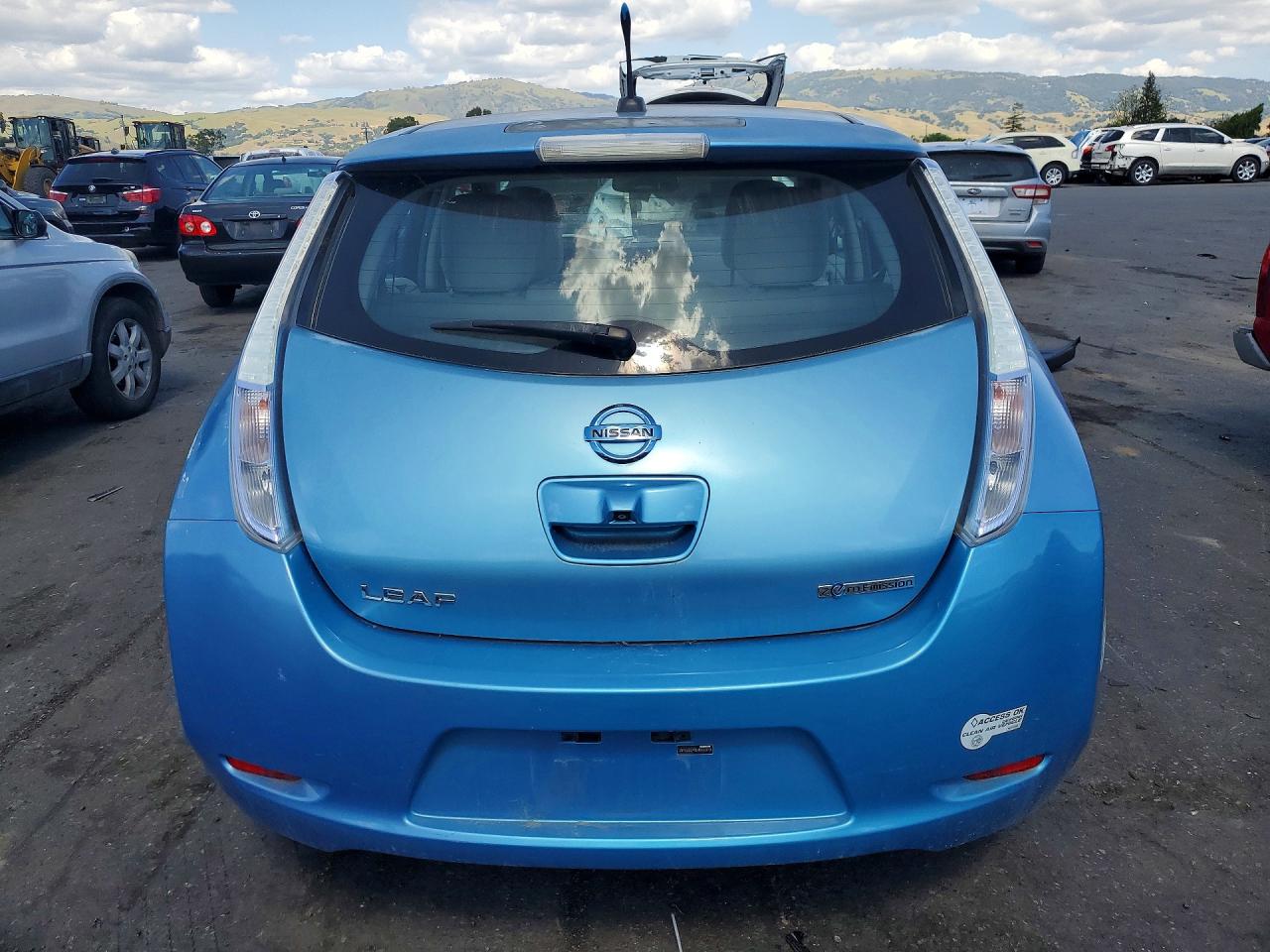 2011 Nissan Leaf VIN JN1AZ0CP5BT000910 photo 6