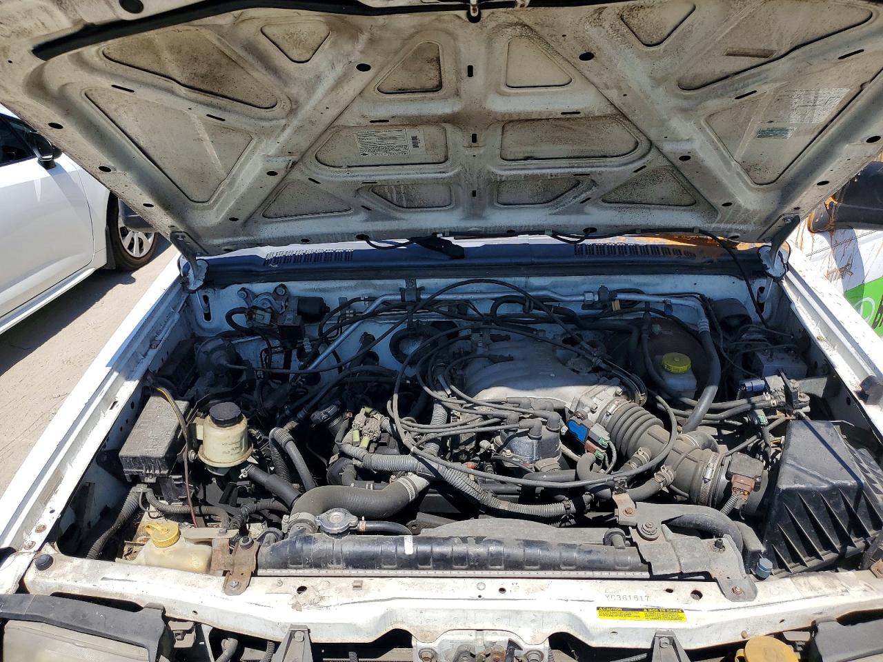2000 Nissan Frontier VIN 1N6ED27T2YC361517 photo 12