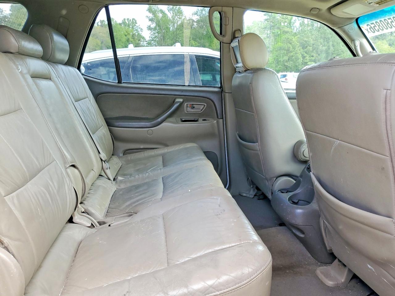 2005 Toyota Sequoia VIN 5TDZT34A75S255462 photo 11