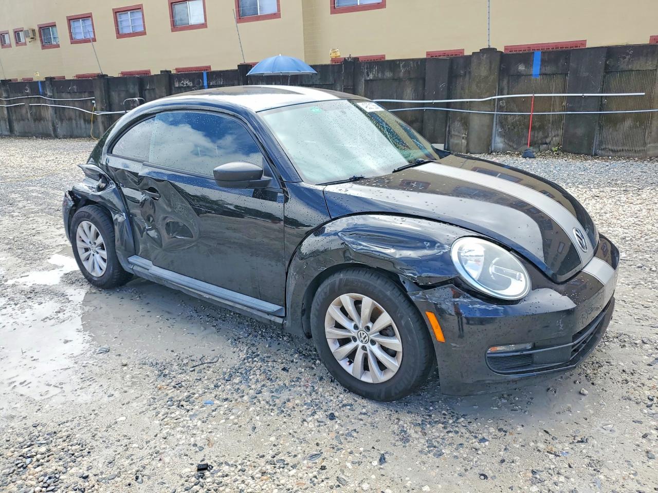 2014 VOLKSWAGEN Beetle VIN 3VWFP7AT8EM620572 photo 4