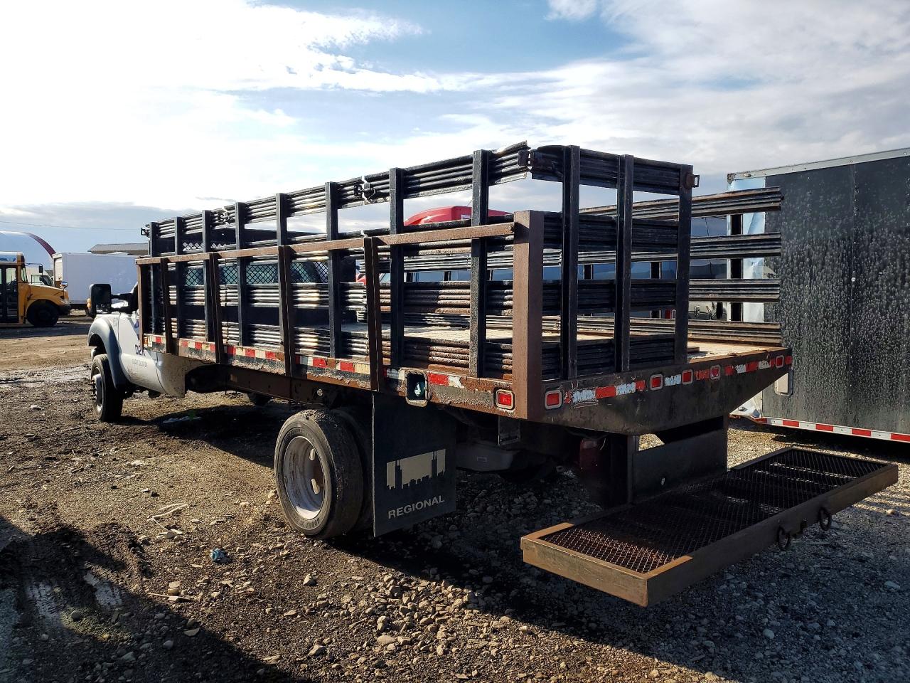 2015 Ford F450 VIN 1FDTF4GY4FEA53323 photo 2