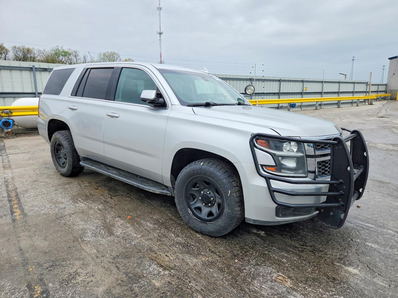 2019 Chevrolet Tahoe VIN 1GNSKDEC6KR362420 photo 4