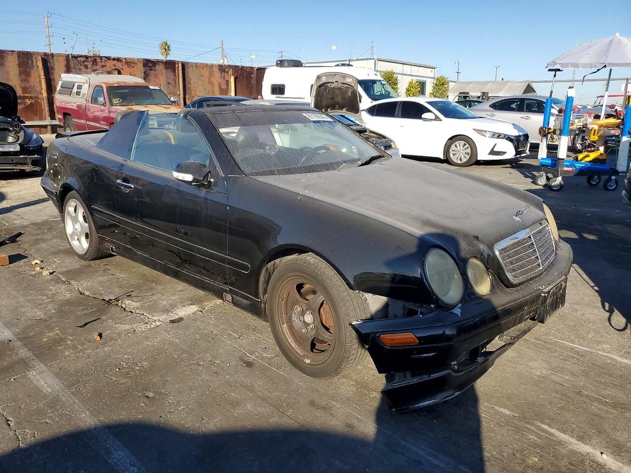 2000 Mercedes-Benz Clk-class VIN WDBLK65G3YT039349 photo 4