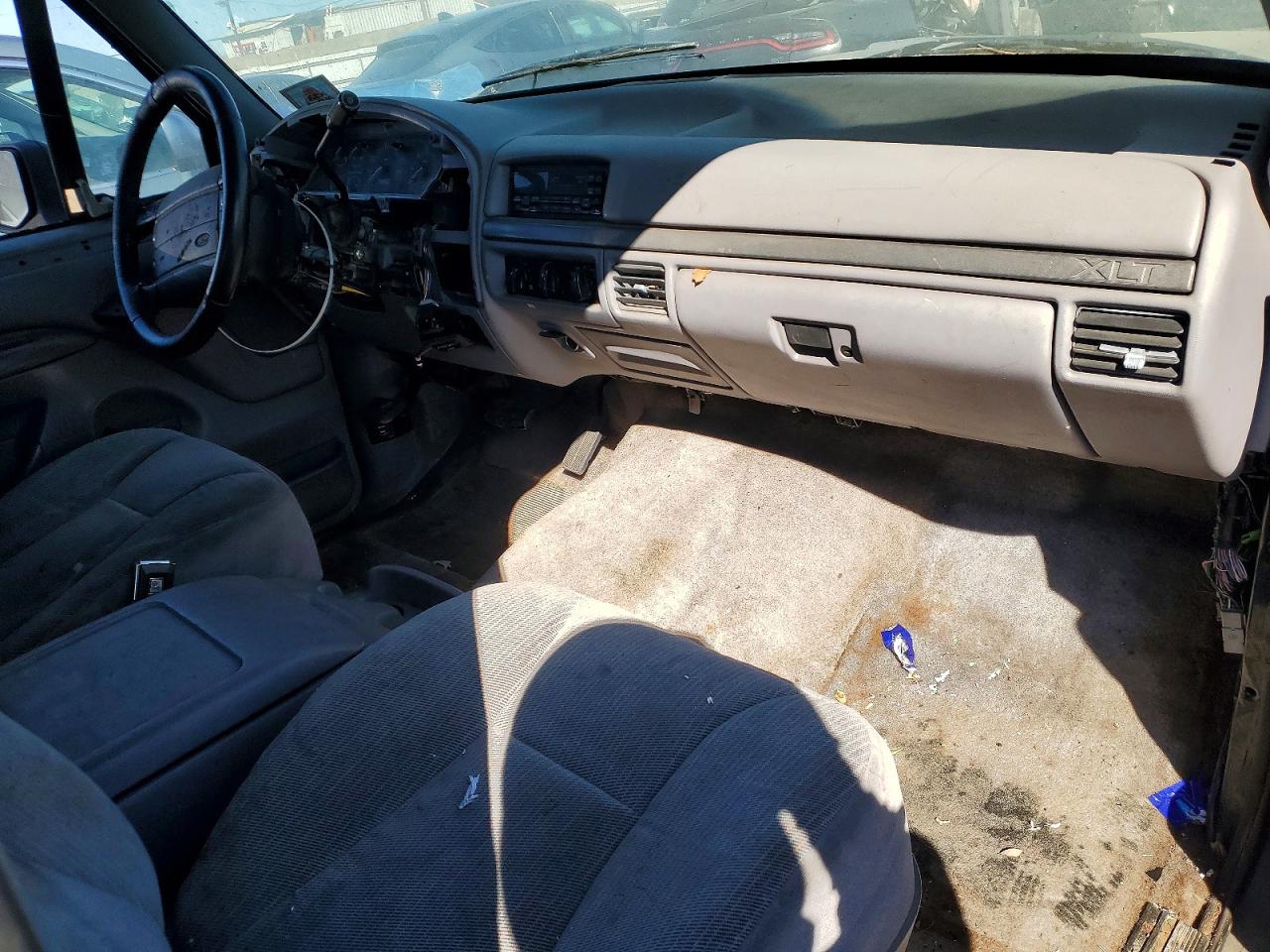 1994 Ford Bronco VIN 1FMEU15N4RLA41405 photo 8