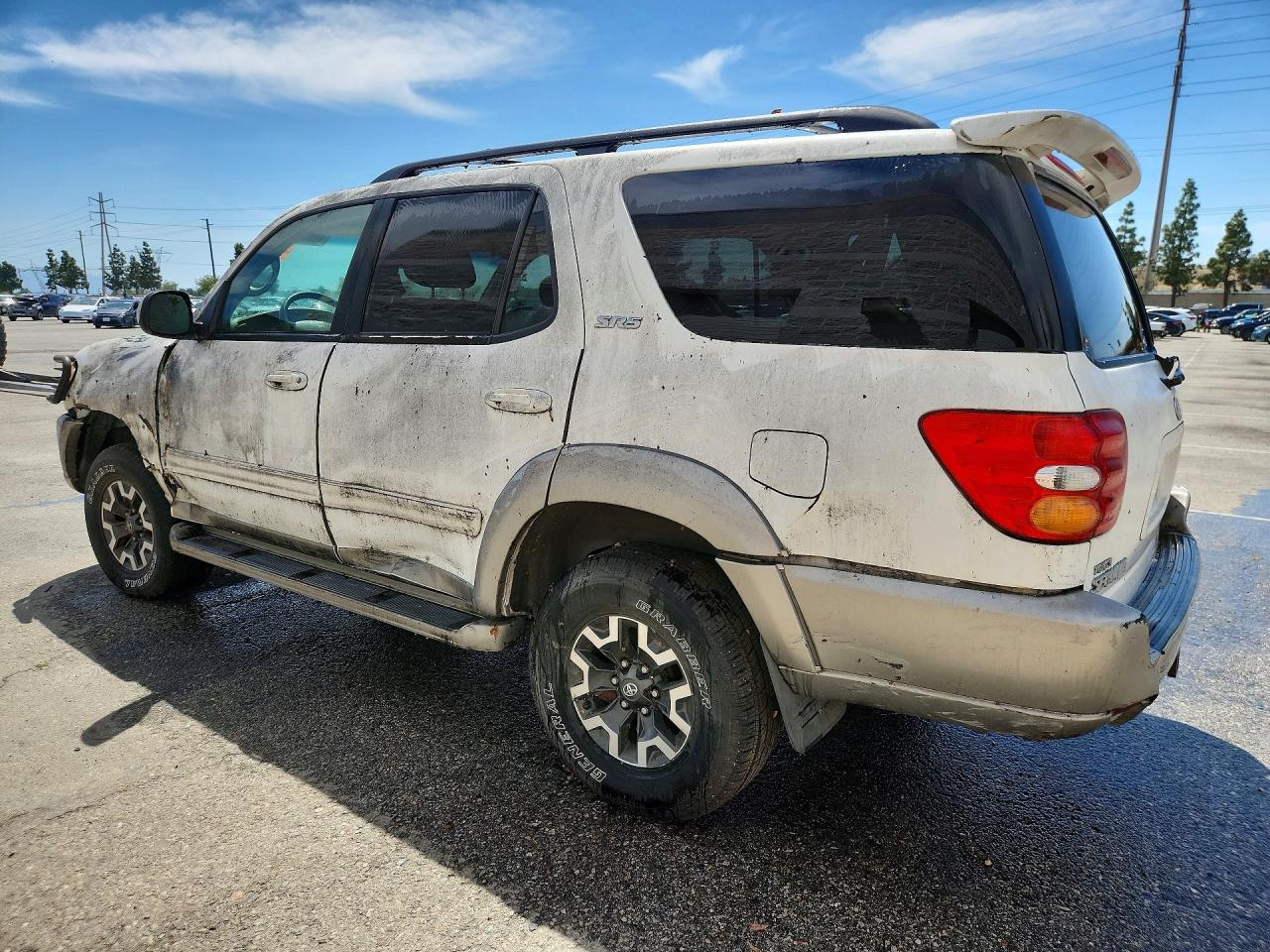 2003 Toyota Sequoia VIN 5TDZT34A83S155884 photo 2