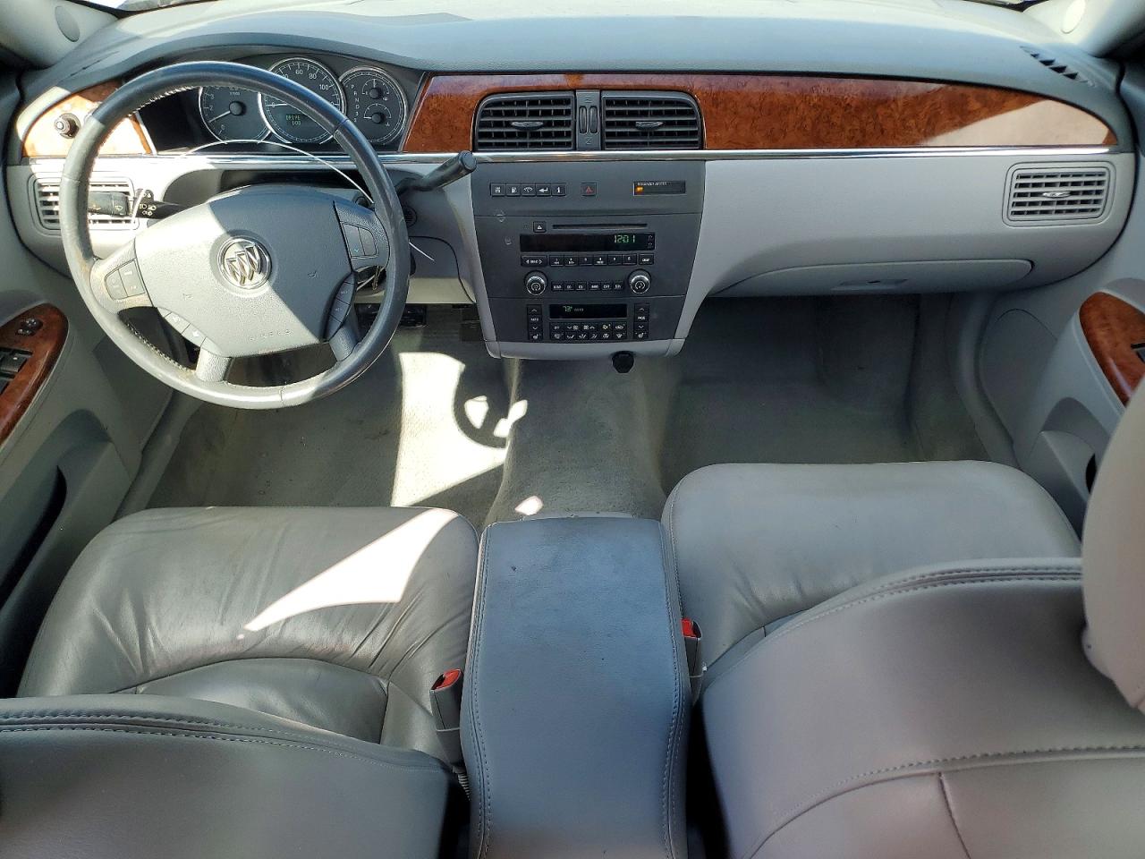 2005 Buick Lacrosse VIN 2G4WD532051237197 photo 8