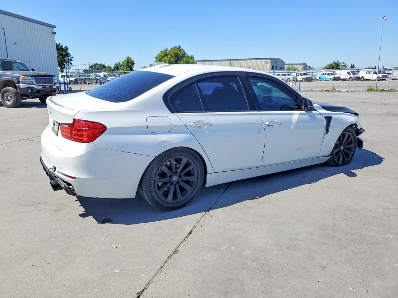 2013 BMW 3 series VIN WBA3C1C59DF437903 photo 3
