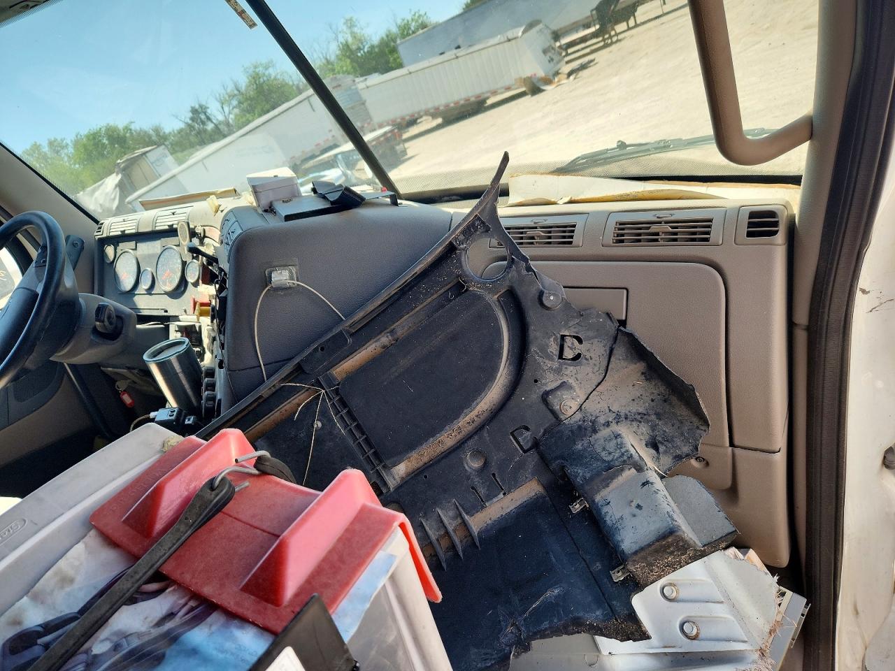 2019 FREIGHTLINER All other VIN 3AKJGLDR1KSJL3925 photo 5