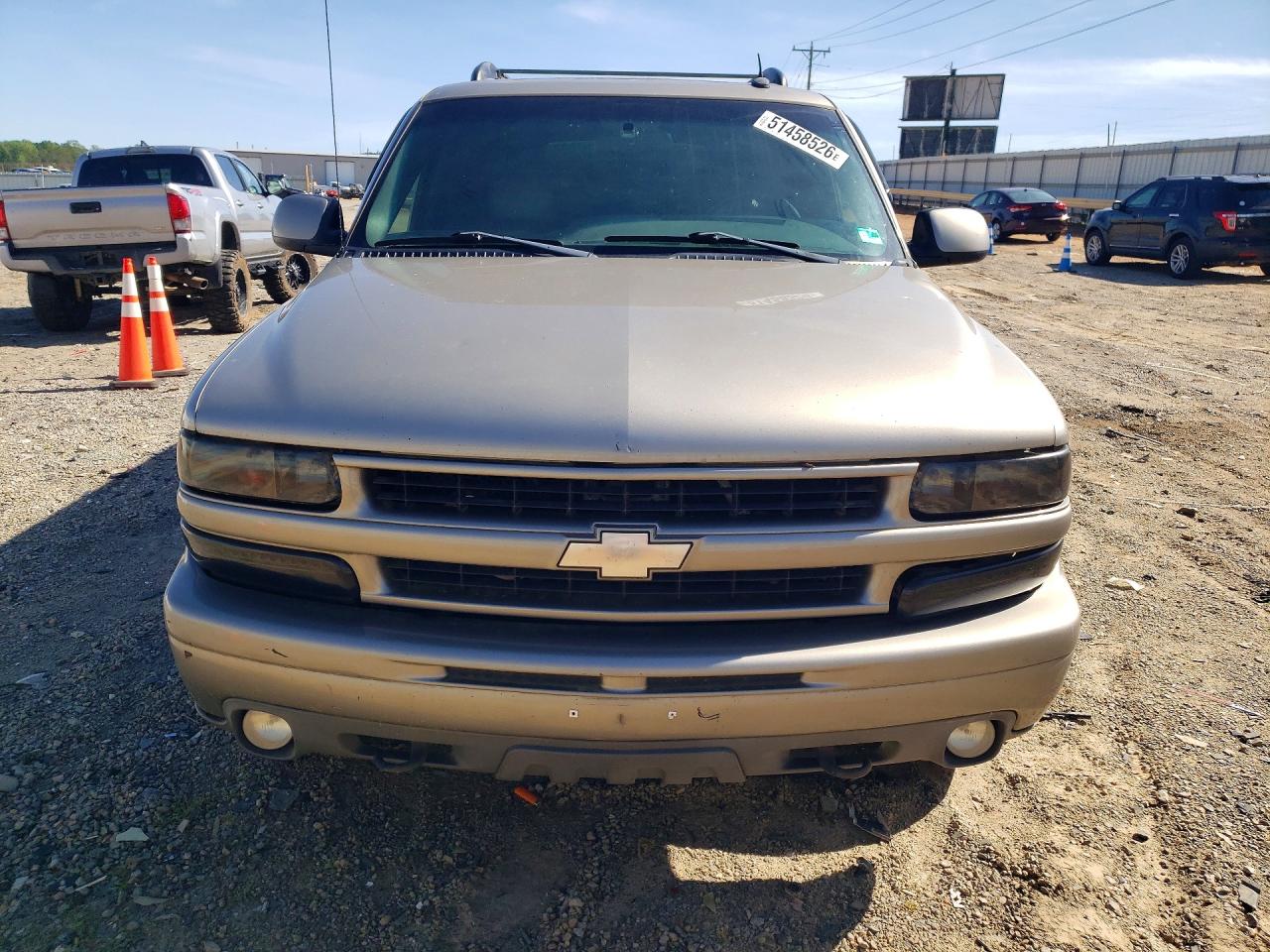 2002 Chevrolet Suburban VIN 3GNFK16Z22G335833 photo 5