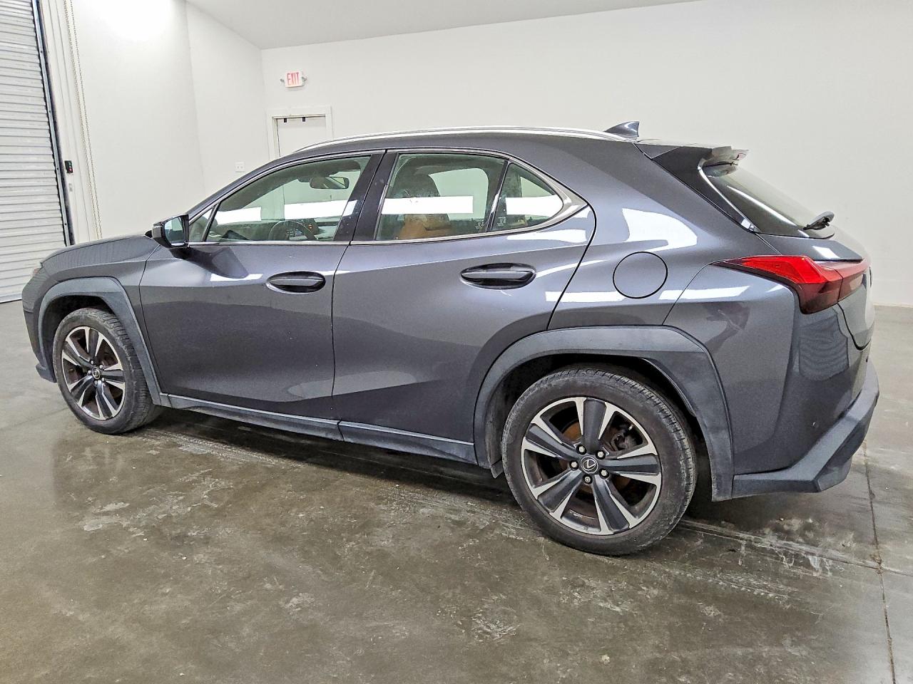 2022 Lexus Ux 200 Base VIN JTHX3JBH0N2049479 photo 2