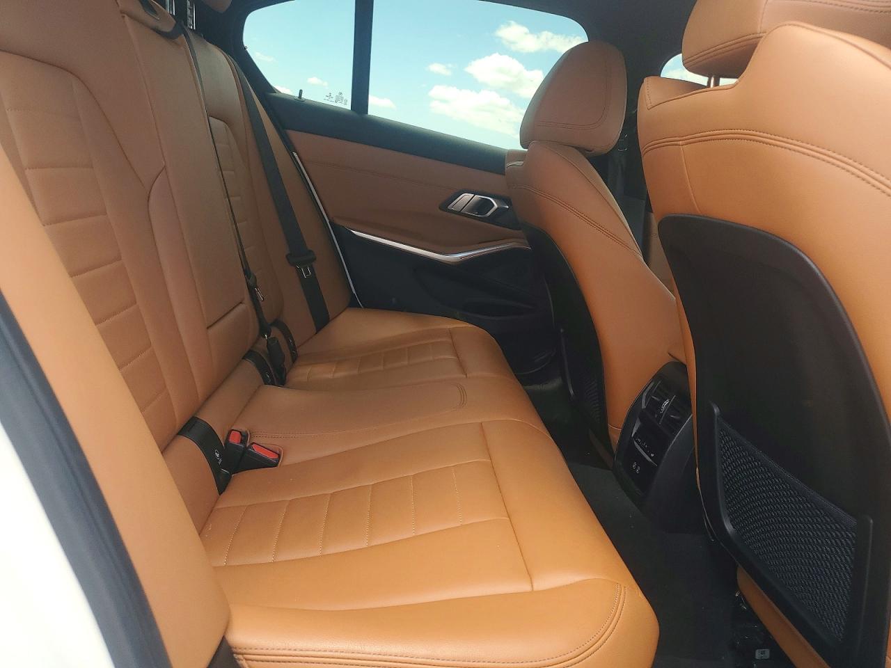 2021 BMW 3 series VIN 3MW5R1J0XM8C08430 photo 10