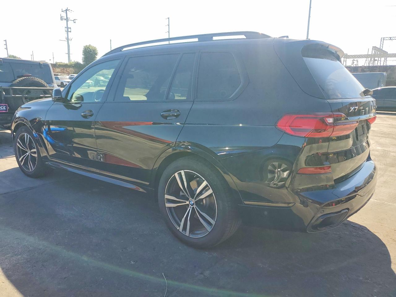 2020 BMW X7 VIN 5UXCW2C04L9C02506 photo 2