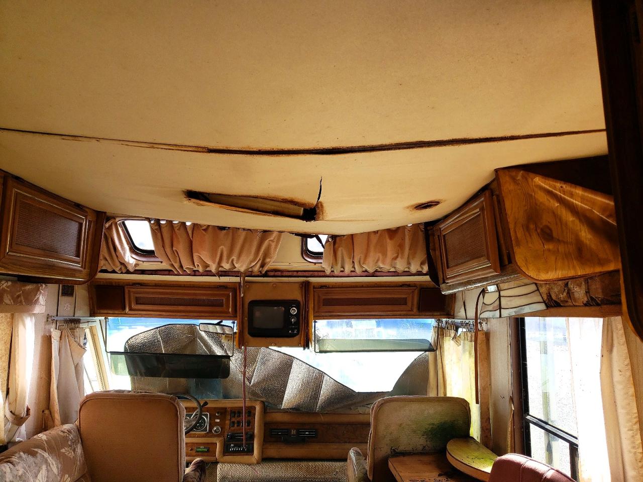1987 GSCI Motorhome VIN 1GDKP37W8H3505449 photo 9
