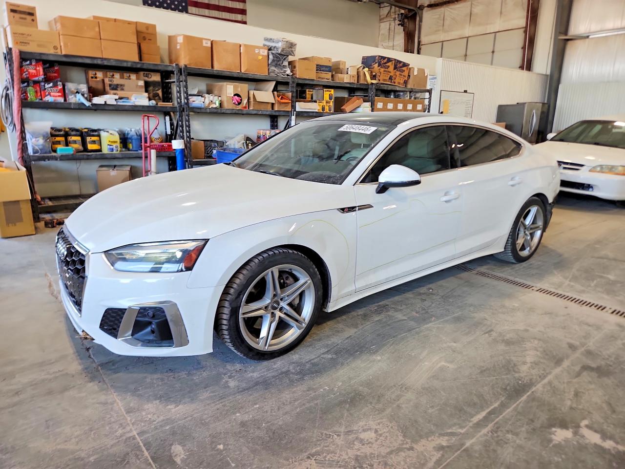 2021 Audi A5 VIN WAUDACF54MA015889 photo 1