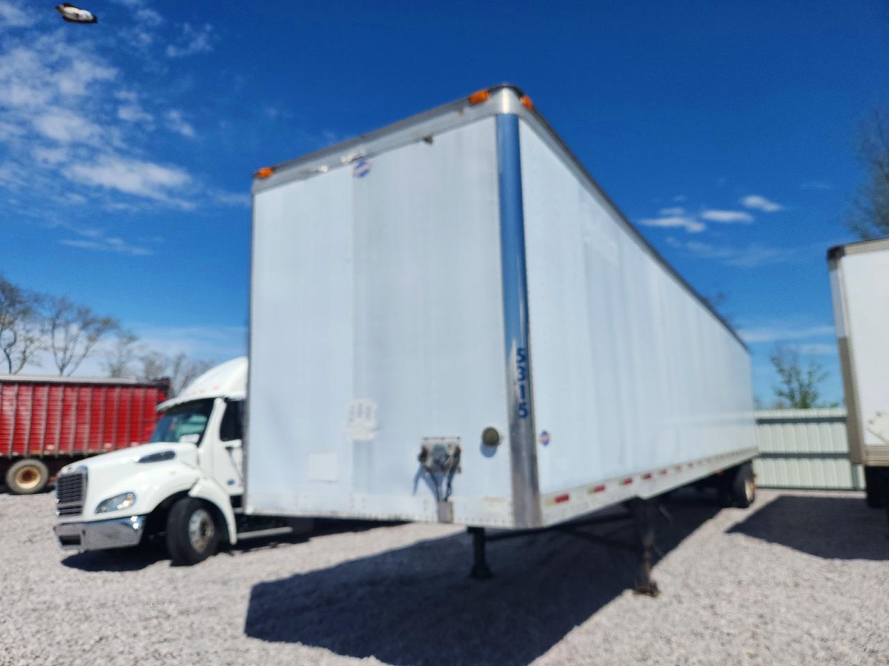 1997 UTILITY All models VIN 1UYVS2537VC347301 photo 3