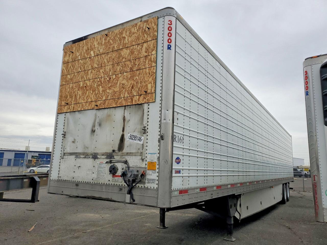 2018 UTILITY All models VIN 1UYVS2539J2219402 photo 2