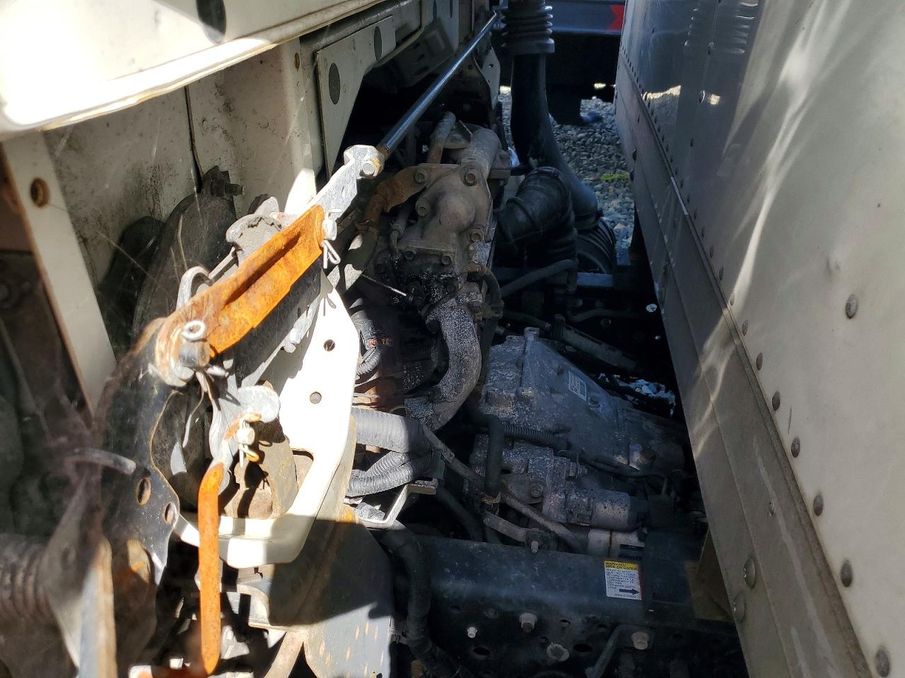 2018 Isuzu Npr VIN JALB4W178J7F00252 photo 12