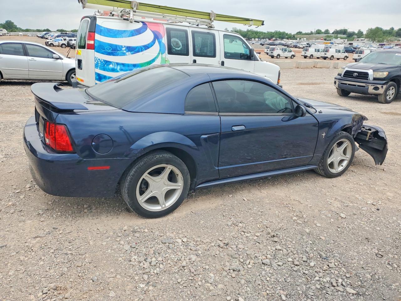 2001 Ford Mustang VIN 1FAFP40421F240610 photo 3