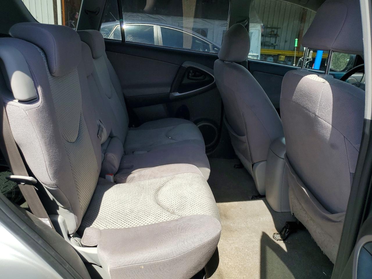 2007 TOYOTA Rav4 base VIN JTMBK33V176025170 photo 11