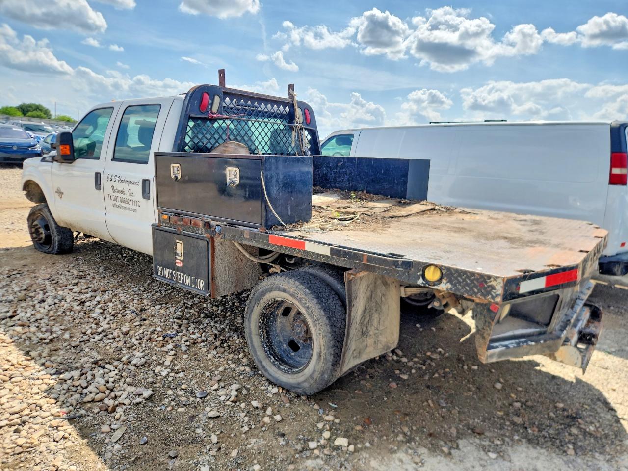 2015 Ford F350 VIN 1FD8W3HT5FEB54132 photo 2