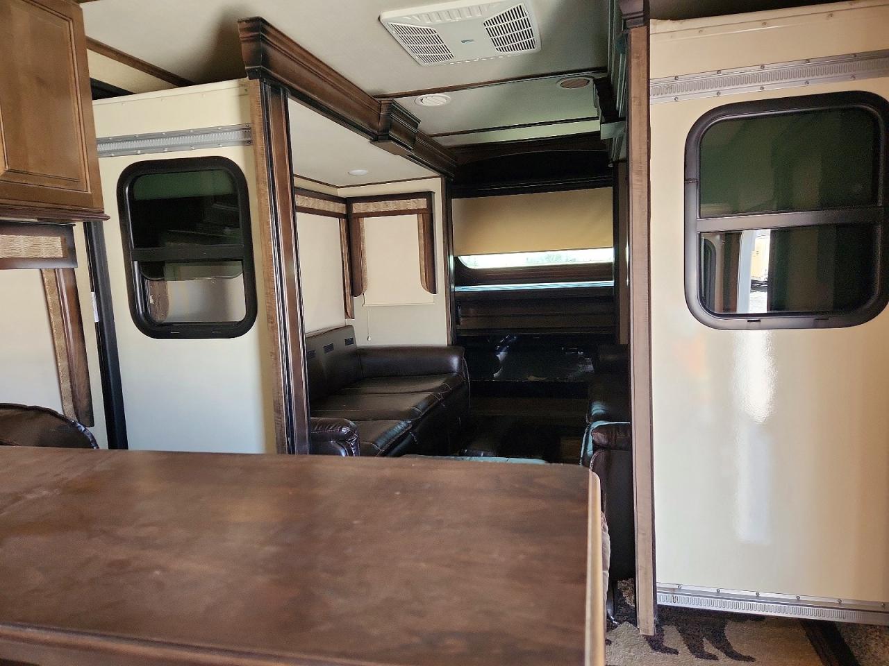 2019 GRAND Solitude VIN 573FS4320K9900123 photo 5