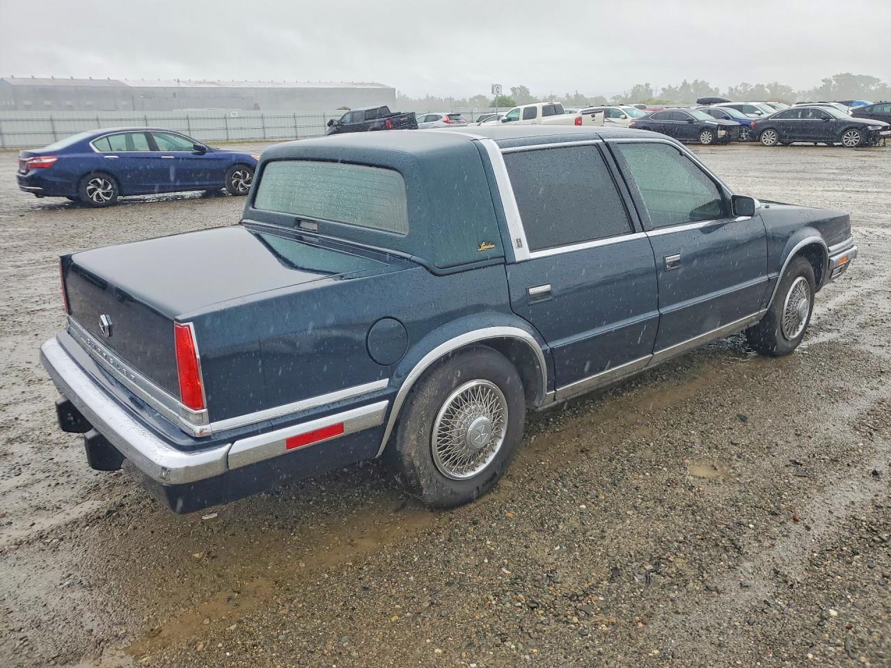 1988 Chrysler New yorker VIN 1C3BU6631JD113553 photo 3