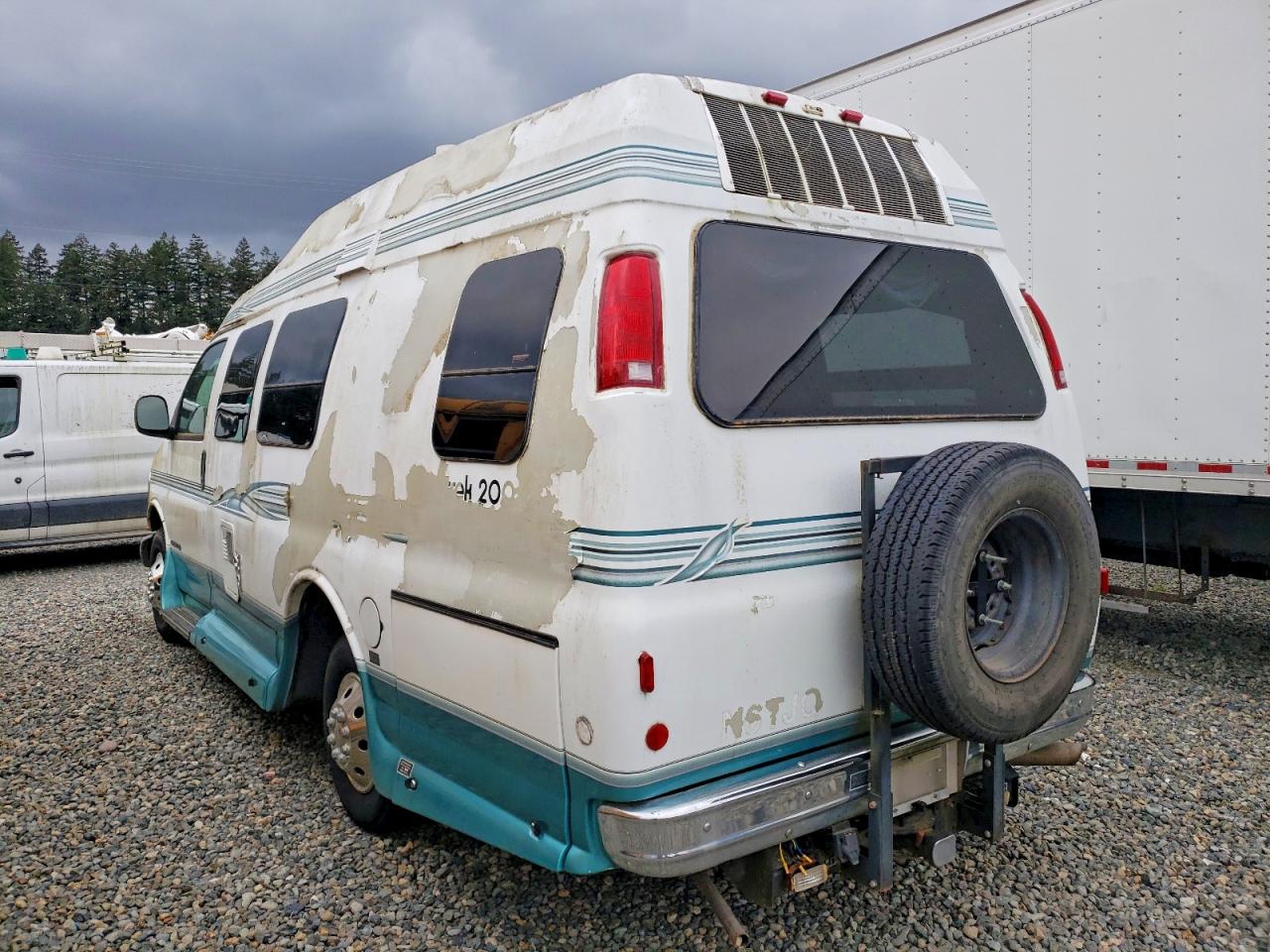 2001 CHEV Express VIN 1GBHG31J7Y1215831 photo 3